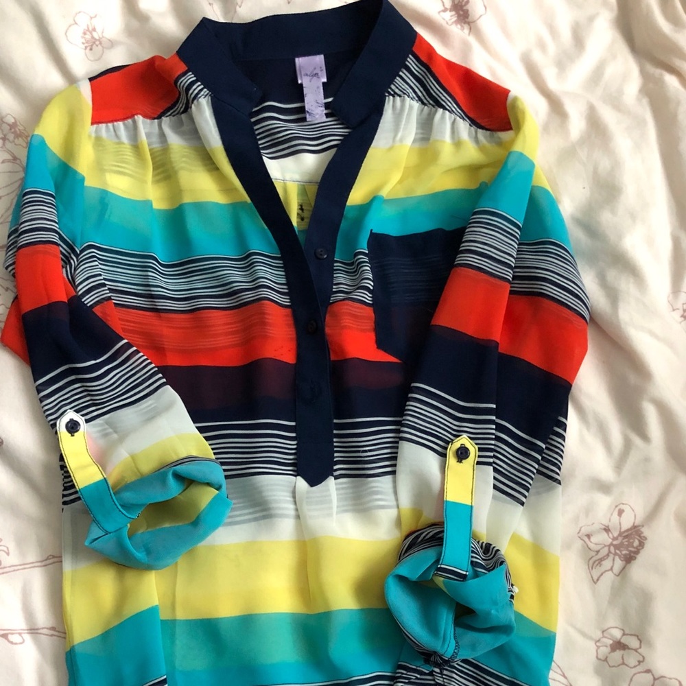 Long sleeve bright and vibrant blouse☀️